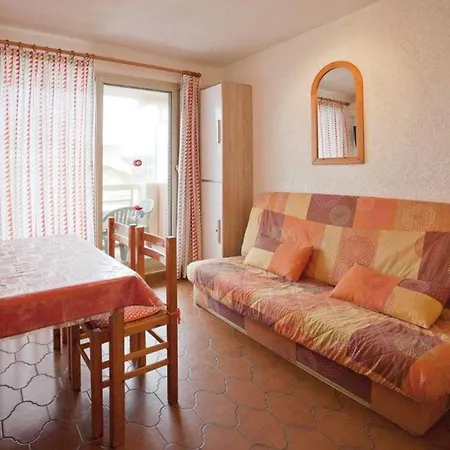 Apartment Le Lavandou: 4p, Proche Plage, Clim, Parking - Fr-1-803-81