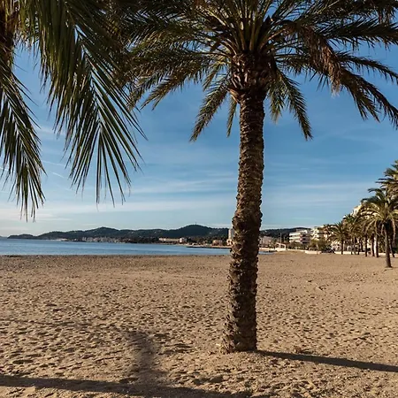 Le Lavandou: 4p, Proche Plage, Clim, Parking - Fr-1-803-81 * Le Lavandou