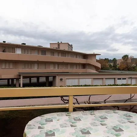 Apartment Le Lavandou: 4p, Proche Plage, Clim, Parking - Fr-1-803-81 *