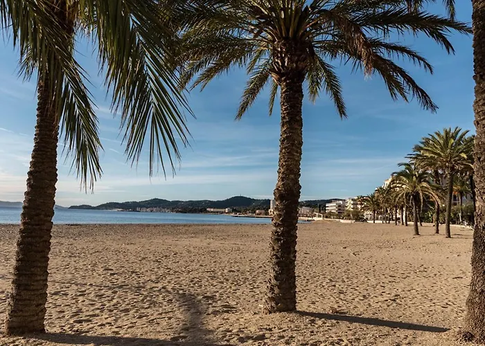 Le Lavandou: 4p, Proche Plage, Clim, Parking - Fr-1-803-81 * لو لا فاندو