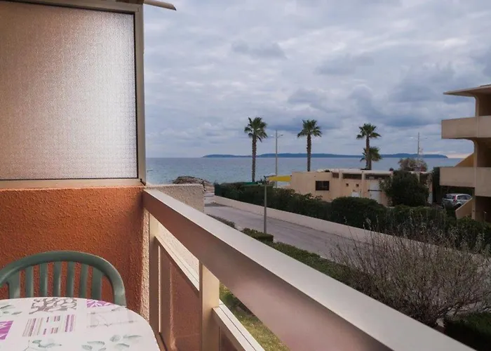 Le Lavandou: 4p, Proche Plage, Clim, Parking - Fr-1-803-81