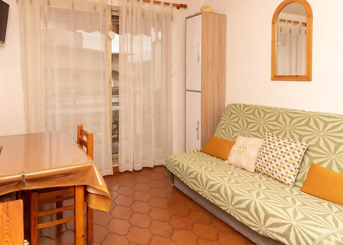 Le Lavandou: 4p, Proche Plage, Clim, Parking - Fr-1-803-81 شقة *