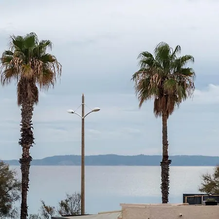 Le Lavandou: 4p, Proche Plage, Clim, Parking - Fr-1-803-81 Le Lavandou