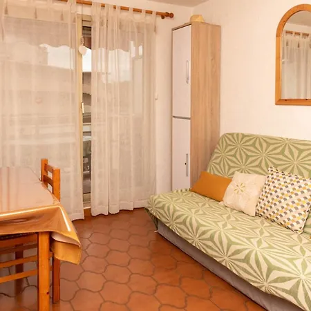 Le Lavandou: 4p, Proche Plage, Clim, Parking - Fr-1-803-81 Apartamento *