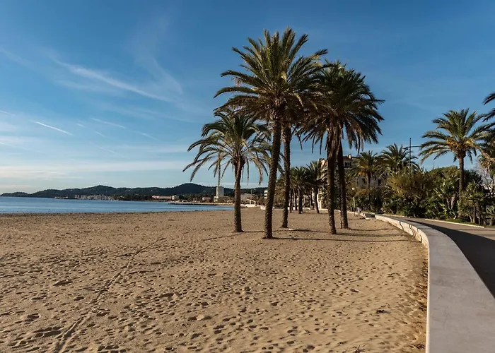 Le Lavandou: 4p, Proche Plage, Clim, Parking - Fr-1-803-81