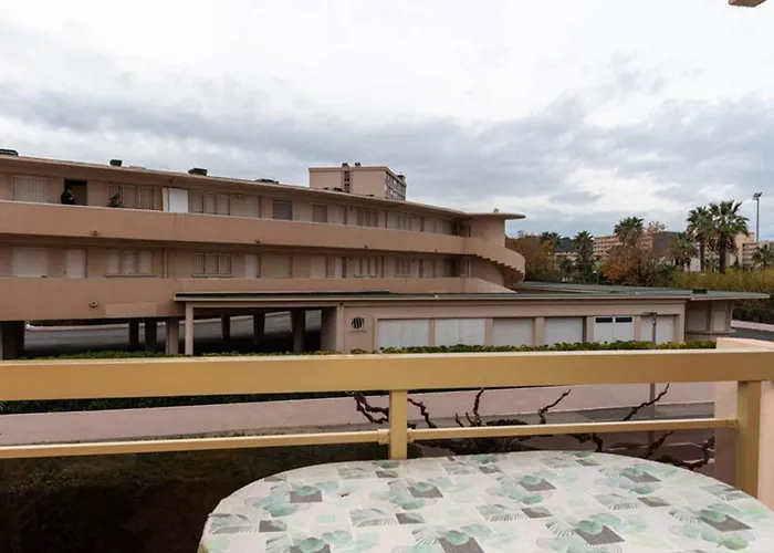 Lägenhet Le Lavandou: 4p, Proche Plage, Clim, Parking - Fr-1-803-81 *